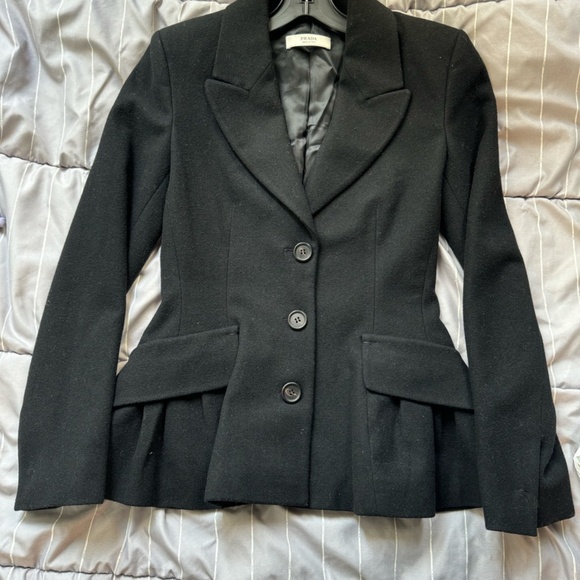 PRADA Woman Black Wool jacket Made in Italy. Size 38 (US Size 4) - Picture 7 of 9